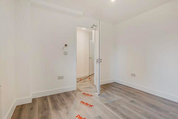 1 Bedroom House Of Multiple Occupation To Rent In Hospital Way, Hither Green, SE13