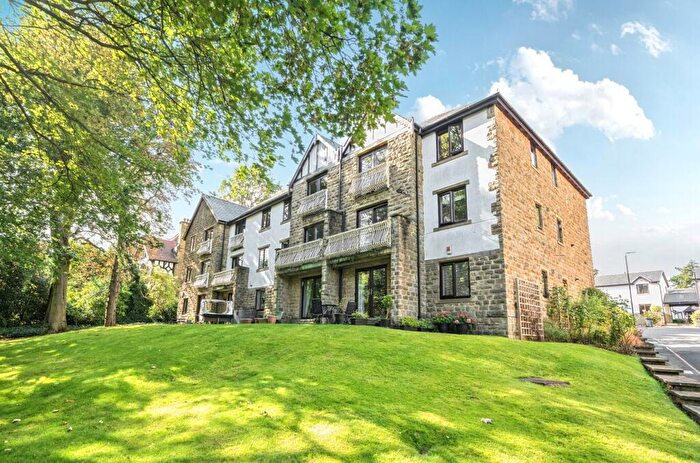 2 Bedroom Flat To Rent In Park Avenue, Roundhay, Leeds, LS8