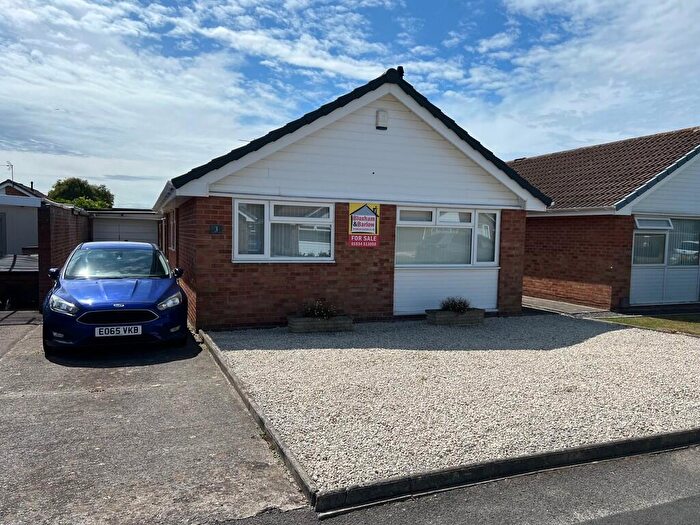 2 Bedroom Detached Bungalow For Sale In Woodpecker Drive, BS22