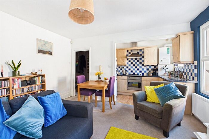 2 Bedroom Flat For Sale In Norwood Road, London, SE24