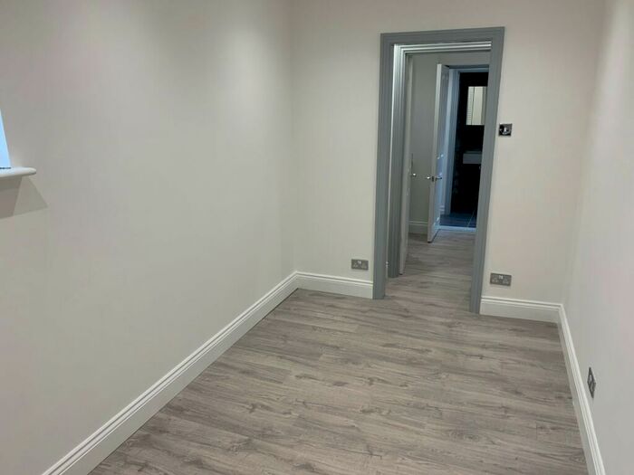 Apartment To Rent In Beresford Drive, Woodford Green, IG8