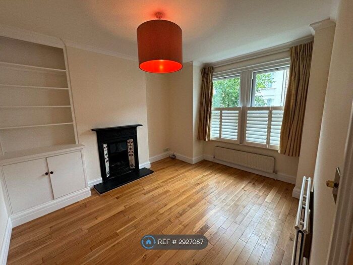 1 Bedroom Flat To Rent In Leahurst Road, London, SE13