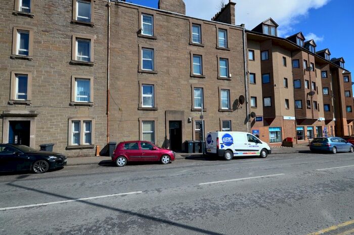 2 Bedroom Flat To Rent In Strathmartine Road, Dundee, DD3