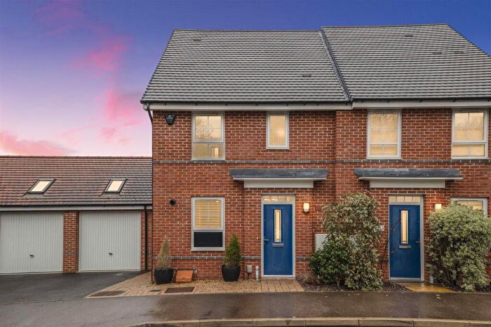 3 Bedroom Semi Detached House To Rent In Argus Gardens, Hemel Hempstead, HP2