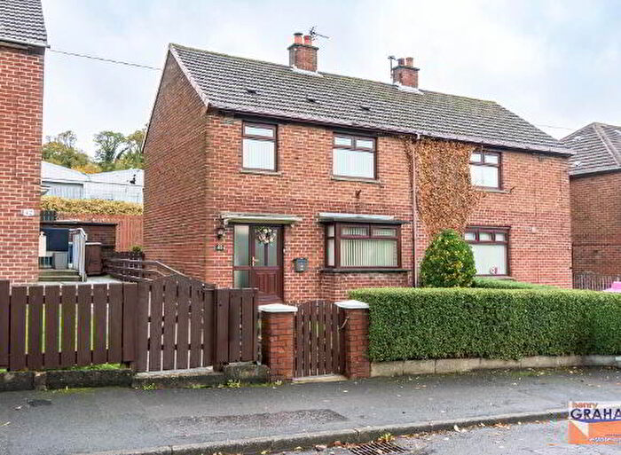 3 Bedroom Semi-Detached House For Sale In Lawnmount Crescent, Lisburn, BT27