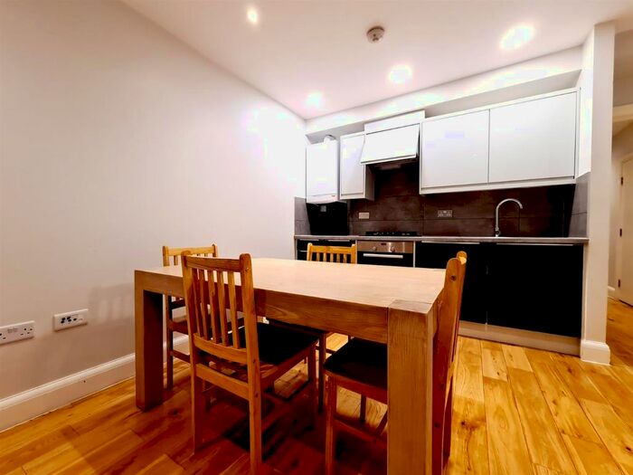 1 Bedroom Flat To Rent In Station Lane, Hornchurch, RM12