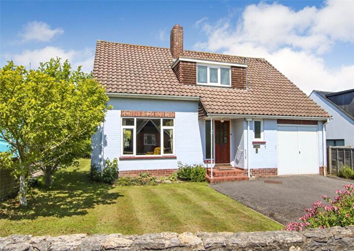 4 Bedroom Detached House For Sale In Bitterne Way, Lymington, Hampshire, SO41