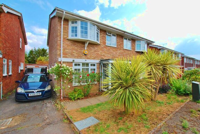 4 Bedroom Semi-Detached House To Rent In Southway, GU2