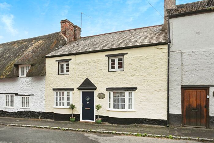 3 Bedroom Terraced House For Sale In Main Street, Tingewick, Buckingham, MK18