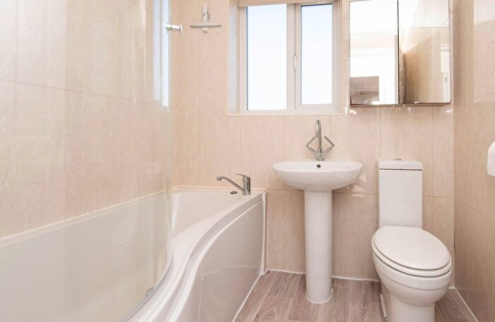 2 Bedroom End Of Terrace House To Rent In Somersby Avenue, Walton, S42