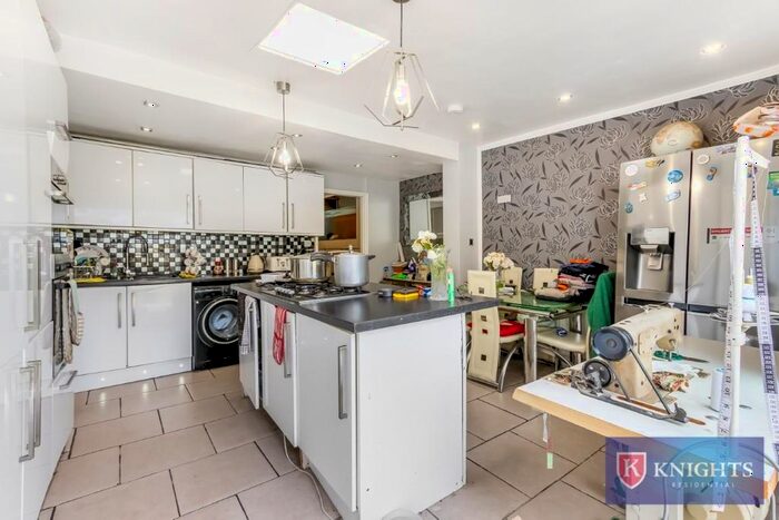 3 Bedroom Terraced House For Sale In Medcalf Road, London, EN3