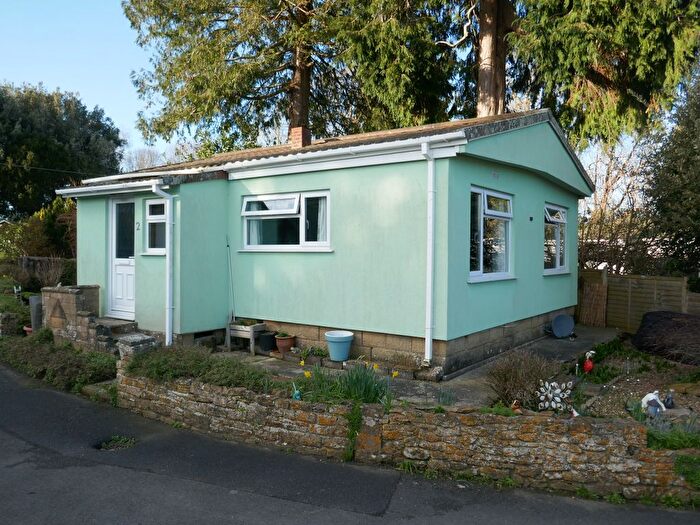 2 Bedroom Mobile/park Home For Sale In Bridge House Park, South Petherton, TA13