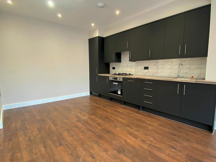 4 Bedroom Semi-Detached House To Rent In Devonshire Crescent, Mill Hill, NW7