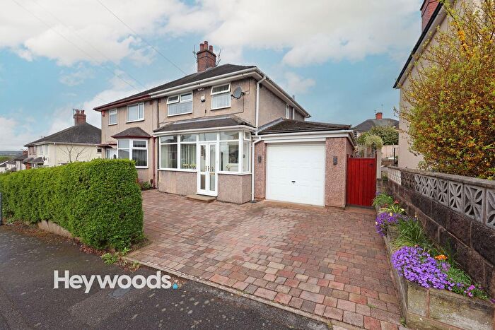 3 Bedroom Semi Detached House For Sale In Douglas Avenue, Oakhill, Stoke-On-Trent, ST4