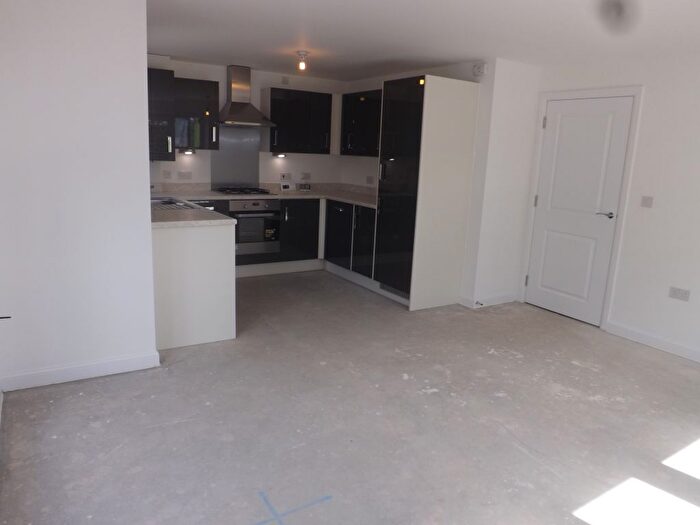 2 Bedroom Flat To Rent In Broadhurst Place, Basildon, SS14