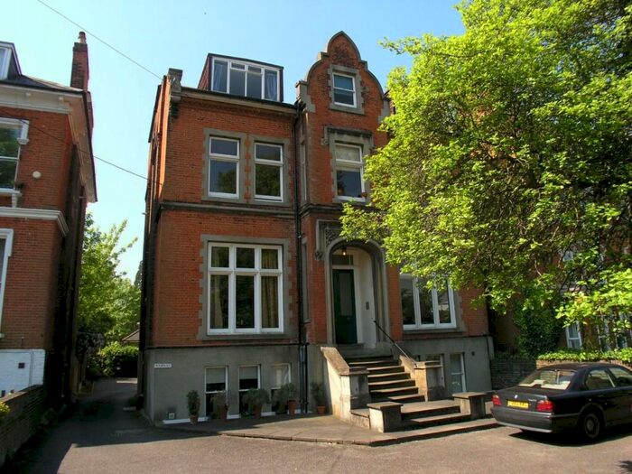 1 Bedroom Flat To Rent In Osborne Road, Windsor, SL4