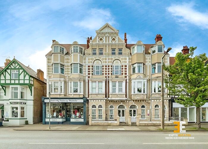 2 Bedroom Flat For Sale In Mostyn Avenue, Craig Y Don, LL30