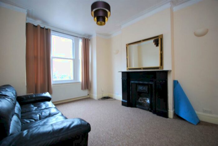 1 Bedroom Flat To Rent In Hillcourt Road London, SE22