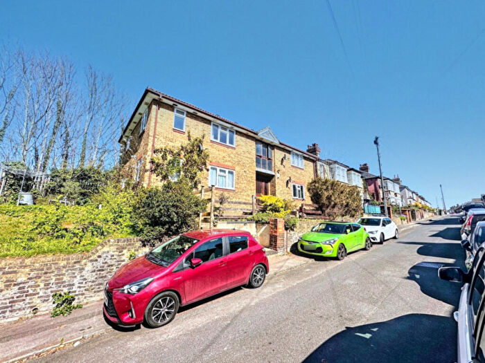 Studio To Rent In Fulwich Road, Dartford, DA1