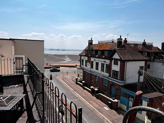 3 Bedroom Apartment To Rent In Camper Road, Southend-on-Sea, Essex, SS1