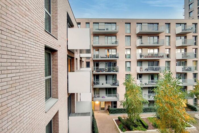 3 Bedroom Flat For Sale In Parkside Court, , Docklands, London, E16