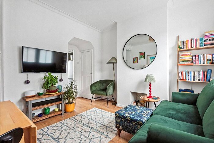 2 Bedroom Terraced House To Rent In Derinton Road, London, SW17