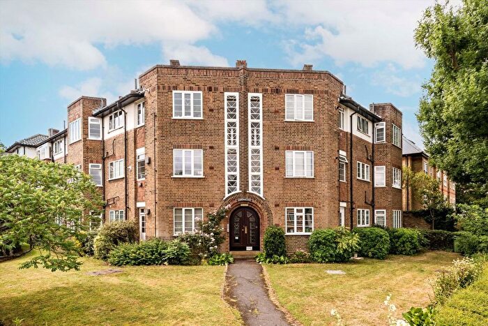 2 Bedroom Flat For Sale In Argyle Road, Ealing, W13
