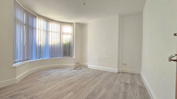 3 Bedroom Semi-Detached House To Rent In Retford Road, Sheffield, S13