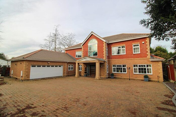 4 Bedroom Detached House To Rent In Manor Road, Oadby, Oadby, Leicester, LE2