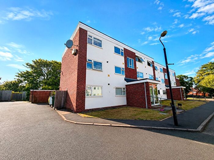 1 Bedroom Flat For Sale In Northfield Road, Kings Norton, Birmingham, West Midlands, B30