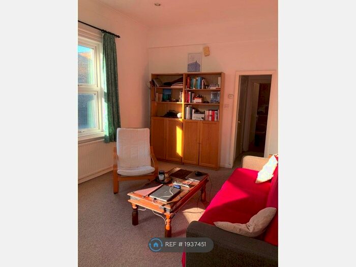 2 Bedroom Flat To Rent In Fulham Road, London, SW6