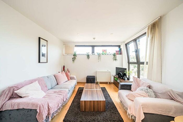 1 Bedroom Flat To Rent In Petergate, Battersea, SW11