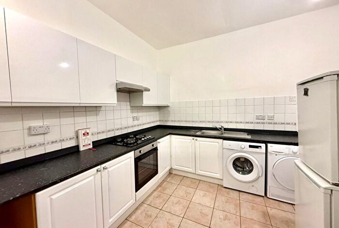 4 Bedroom Flat To Rent In Caledonian Road, Caledonian Road, Islington, London, N7