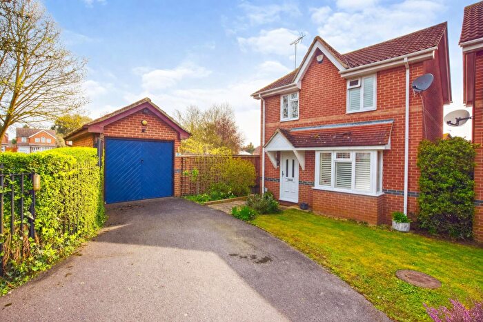 3 Bedroom Detached House For Sale In Burrstock Way, Rainham, ME8