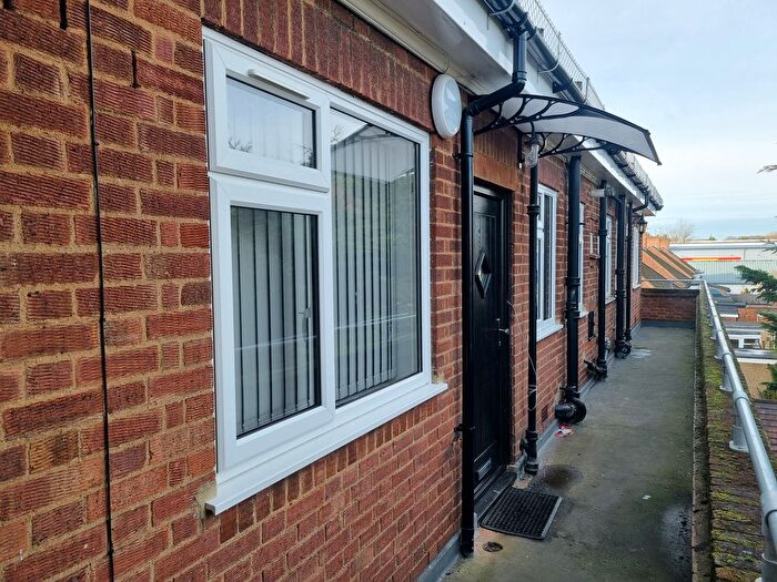 2 Bedroom Flat To Rent In Tudor Avenue, Watford, WD24