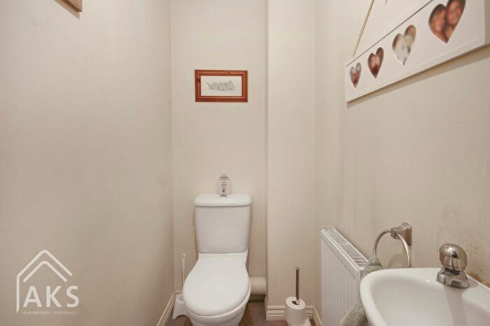 3 Bedroom End Of Terrace House For Sale In Avon Way, Hilton, DE65