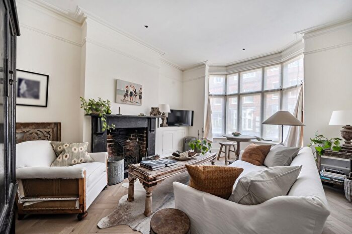 2 Bedroom Flat For Sale In Grove Avenue, Tunbridge Wells, TN1