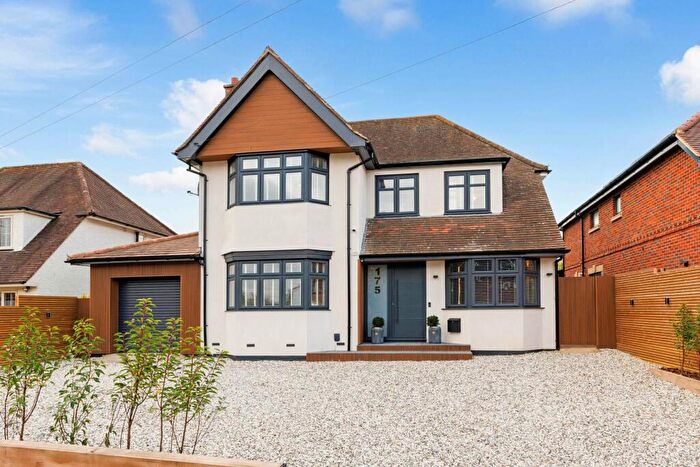 4 Bedroom Detached House For Sale In Upper Woodcote Road, Caversham Heights, RG4