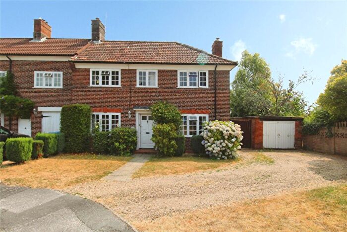 3 Bedroom End Of Terrace House For Sale In Leaside Way, Southampton, Hampshire, SO16