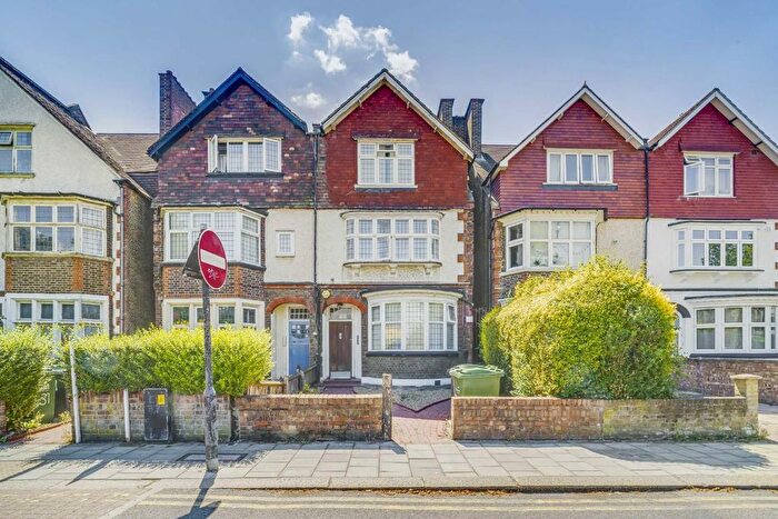 1 Bedroom Flat To Rent In Drewstead Road, Streatham Hill, SW16