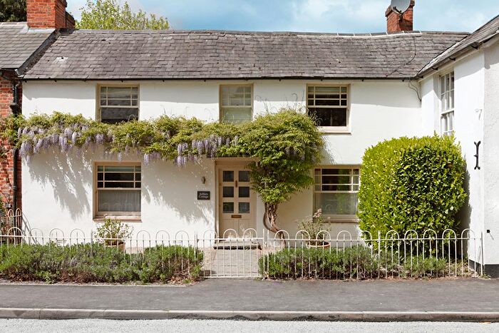 3 Bedroom Terraced House For Sale In Kingston Road, Shalbourne, SN8