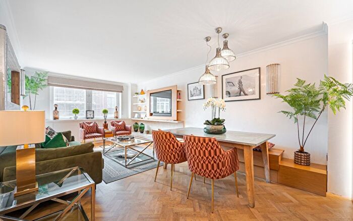 2 Bedroom Flat To Rent In Hans Crescent, Knightsbridge, London, SW1X