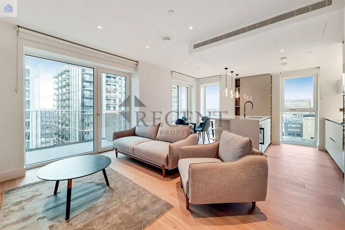 2 Bedroom Flat To Rent In Parkside Apartments, Cascade Way, W12