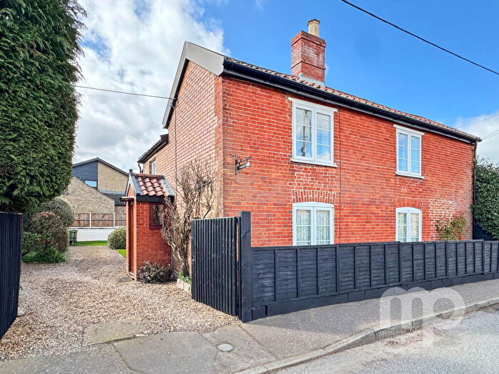 4 Bedroom Detached House For Sale In The Street, Caston, NR17