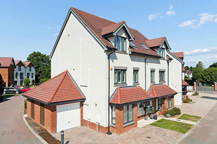 4 Bedroom Semi-Detached House For Sale In Apsley Walk, Iver, SL0