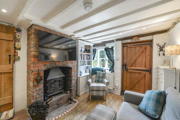 2 Bedroom End Of Terrace House For Sale In Maidstone Road, Nettlestead, ME18