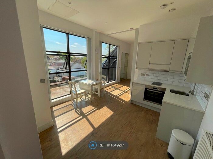 1 Bedroom Flat To Rent In Wardour Place, Slough, SL1