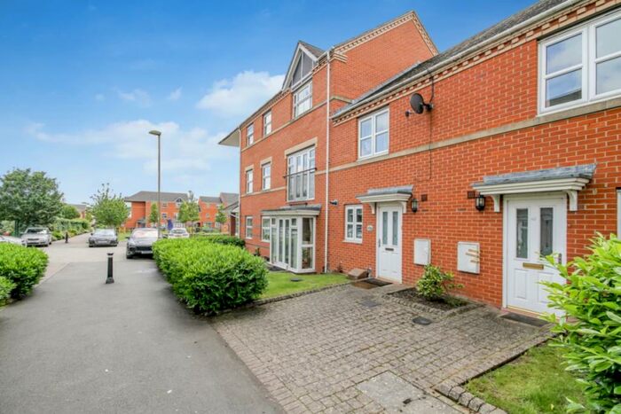 2 Bedroom Semi-Detached House To Rent In Alma Road, Banbury, OX16