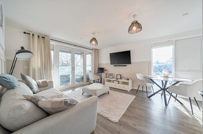 1 Bedroom Flat For Sale In Carver House, Spitfire Chase, Walton-On-Thames, KT12