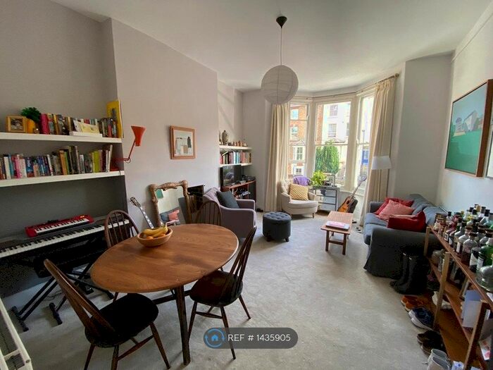 1 Bedroom Flat To Rent In Colvestone Crescent, London, E8